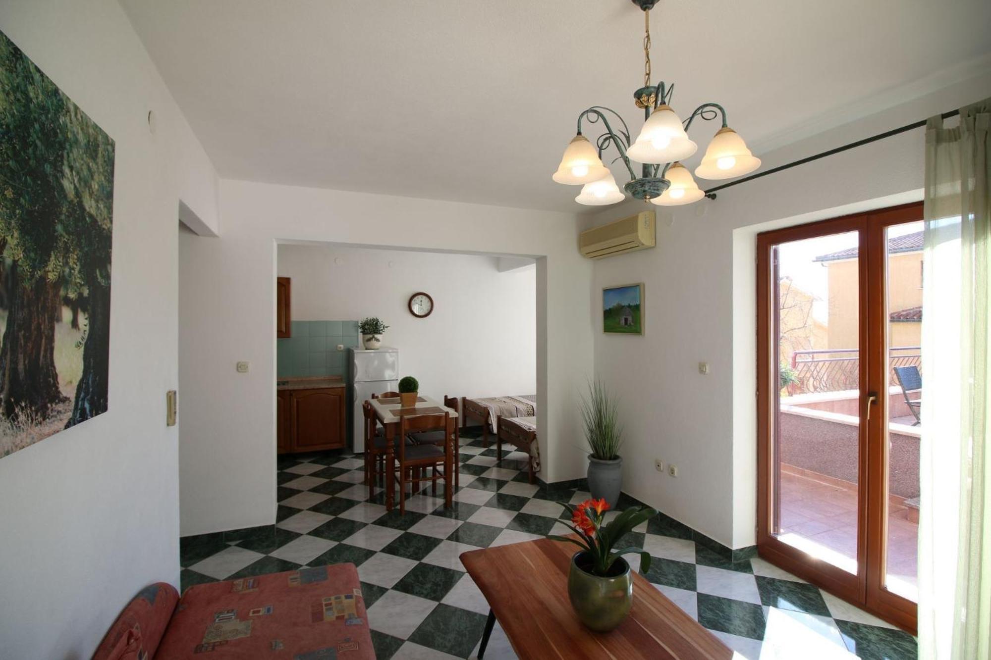 Apartments With A Parking Space Rabac, Labin - 7429 Номер фото