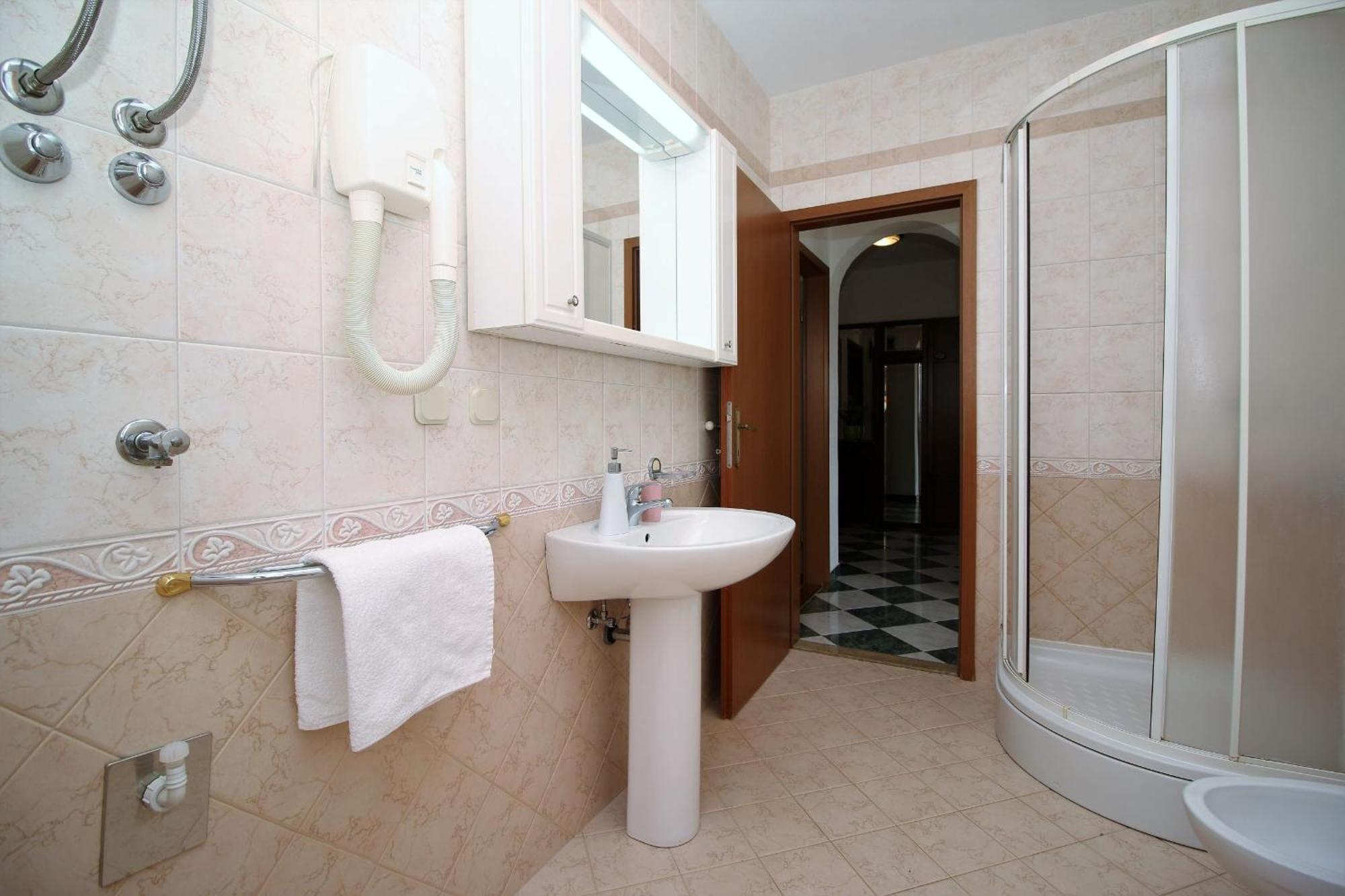 Apartments With A Parking Space Rabac, Labin - 7429 Екстер'єр фото
