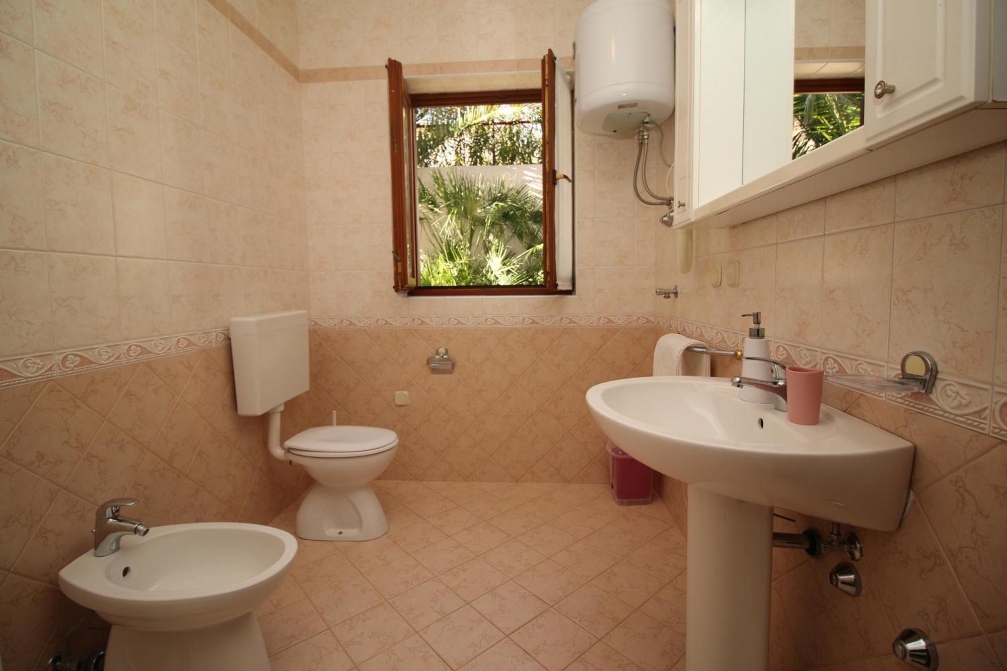 Apartments With A Parking Space Rabac, Labin - 7429 Номер фото